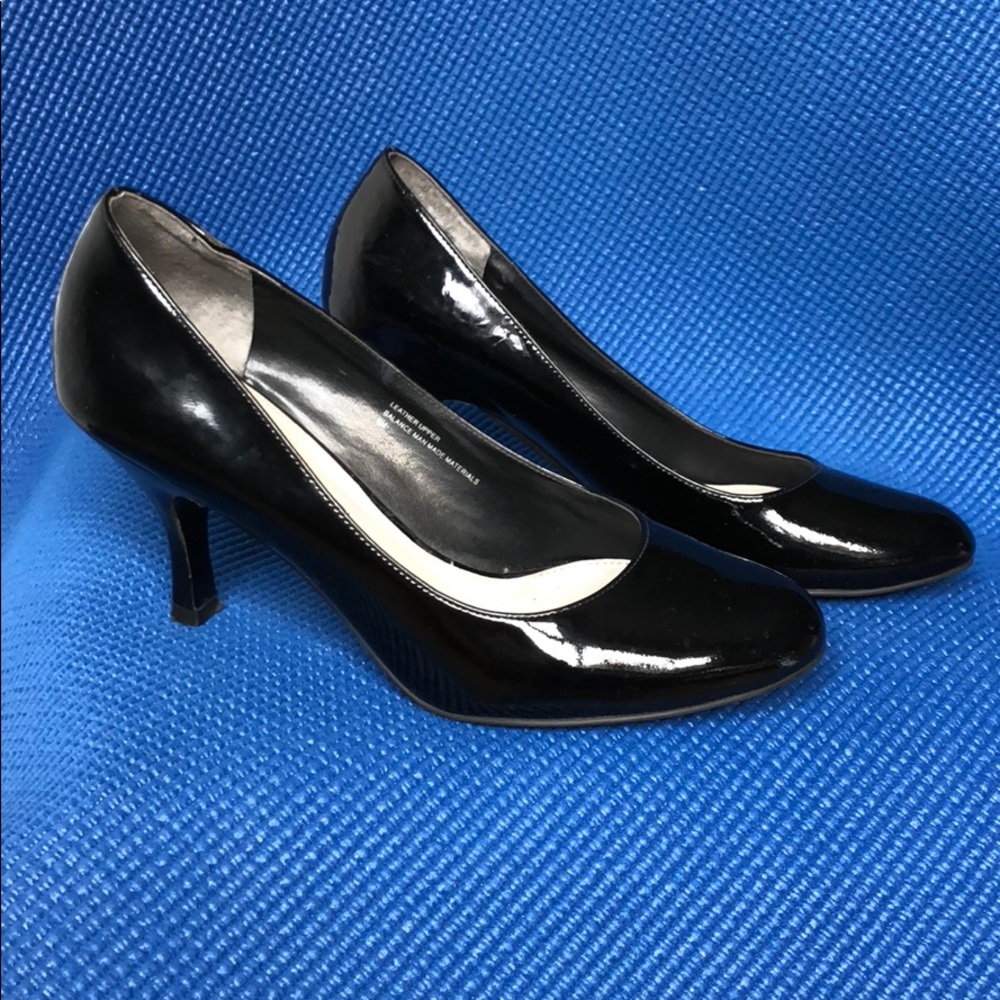 Via Spiga black leather heels/shoes sz6 pumps